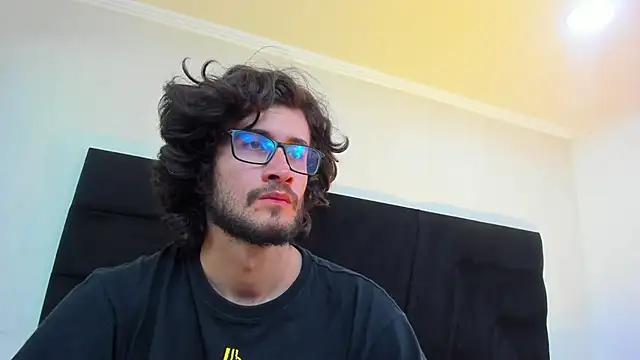 Loggan donnelly online show from March 6, 2025, 12:43 am