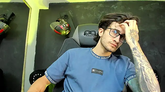 Loggan donnelly online show from September 10, 2025, 9:15 pm