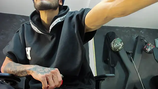 Loggan donnelly online show from October 10, 2025, 8:08 pm