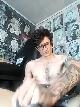 Snapshot of Loggan_donnelly chatting on February 4, 2026, 6:36 pm Loggan donnelly online show from February 4, 2026, 6:36 pm