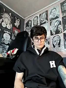 Snapshot of Loggan_donnelly chatting on February 5, 2026, 7:29 pm Loggan donnelly online show from February 5, 2026, 7:29 pm