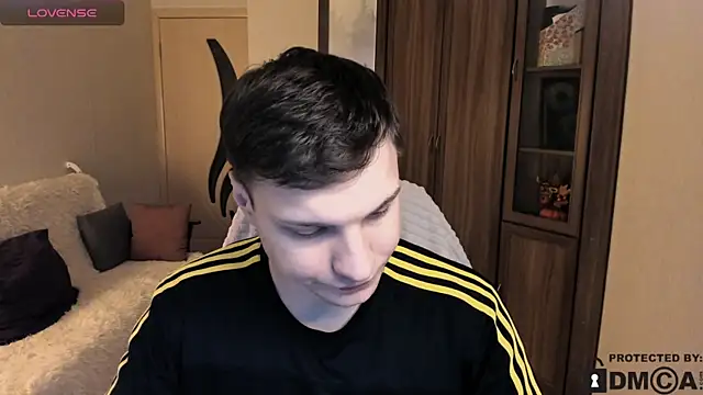 Snapshot of handsome_guy01 chatting on November 10, 2025, 5:17 am handsome guy01 online show from November 10, 2025, 5:17 am