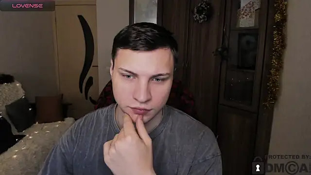 Snapshot of handsome_guy01 chatting on November 28, 2025, 12:02 am handsome guy01 online show from November 28, 2025, 12:02 am