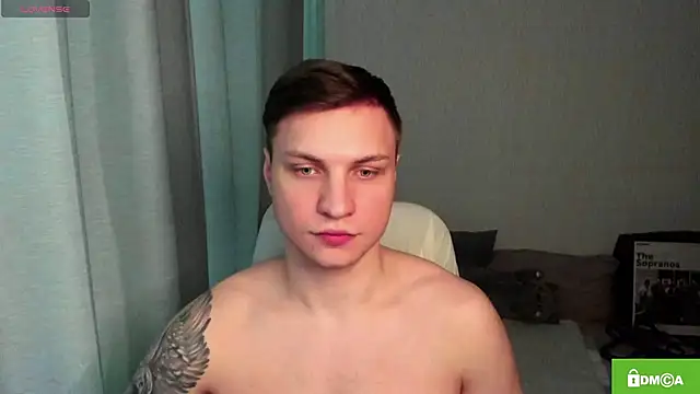 handsome guy01 online show from May 19, 2026, 7:26 am