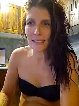 Lenchen  online show from June 16, 2026, 7:05 pm
