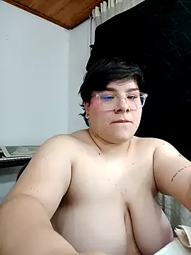 Snapshot of amalia_love chatting on December 15, 2024, 7:31 pm amalia love online show from December 15, 2024, 7:31 pm