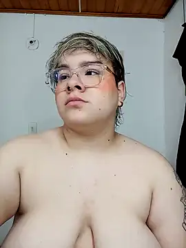 Snapshot of amalia_love chatting on January 3, 2025, 9:15 pm amalia love online show from January 3, 2025, 9:15 pm