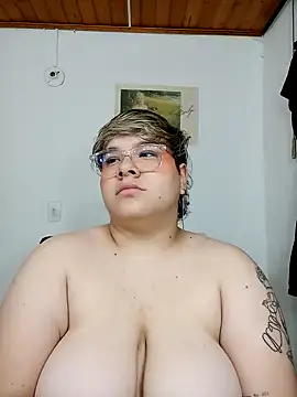 Snapshot of amalia_love chatting on January 12, 2025, 5:54 pm amalia love online show from January 12, 2025, 5:54 pm