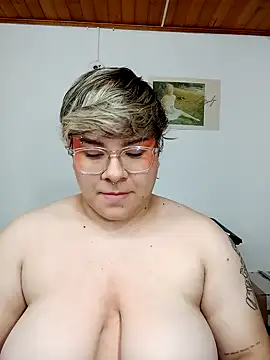 Snapshot of amalia_love chatting on February 9, 2025, 8:22 am amalia love online show from February 9, 2025, 8:22 am