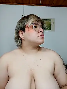 Snapshot of amalia_love chatting on February 14, 2025, 10:25 pm amalia love online show from February 14, 2025, 10:25 pm