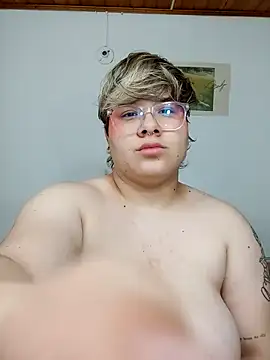 Snapshot of amalia_love chatting on February 23, 2025, 2:04 pm amalia love online show from February 23, 2025, 2:04 pm