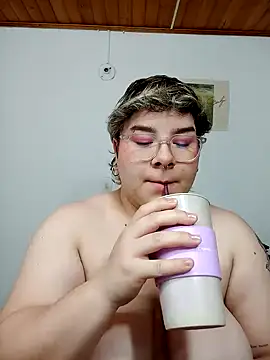 Snapshot of amalia_love chatting on March 23, 2025, 1:09 am amalia love online show from March 23, 2025, 1:09 am