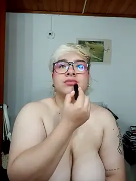 Snapshot of amalia_love chatting on October 10, 2025, 5:50 am amalia love online show from October 10, 2025, 5:50 am