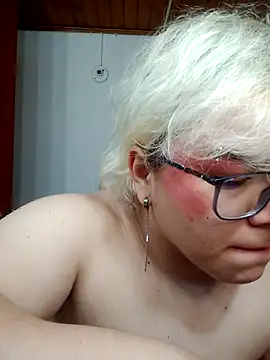 Snapshot of amalia_love chatting on October 30, 2025, 6:37 am amalia love online show from October 30, 2025, 6:37 am