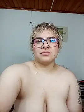 Snapshot of amalia_love chatting on November 25, 2025, 3:34 pm amalia love online show from November 25, 2025, 3:34 pm