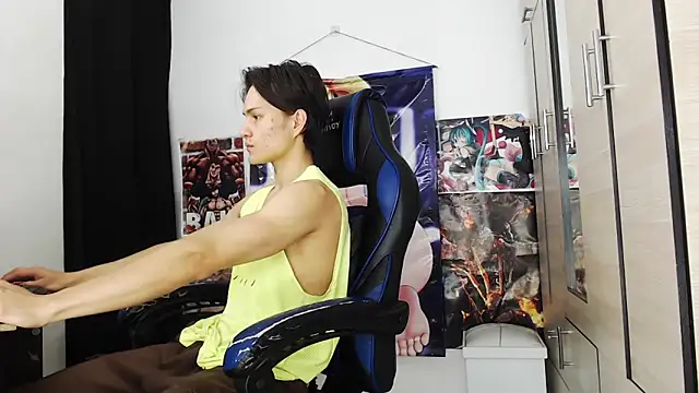 Snapshot of sr_jaeger chatting on December 17, 2025, 1:39 pm sr jaeger online show from December 17, 2025, 1:39 pm