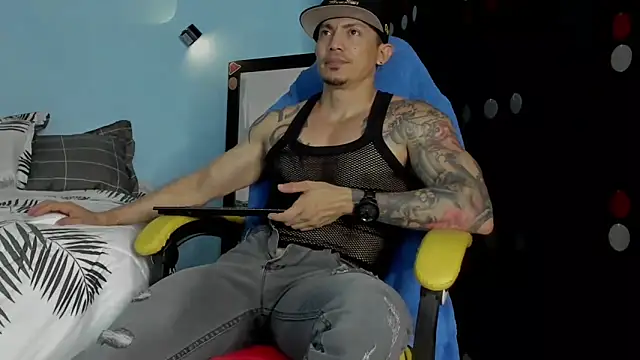 Snapshot of Alex_motta chatting on February 14, 2026, 3:58 am Alex motta online show from February 14, 2026, 3:58 am