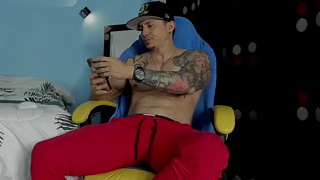 Snapshot of Alex_motta chatting on February 15, 2026, 4:53 am Alex motta online show from February 15, 2026, 4:53 am