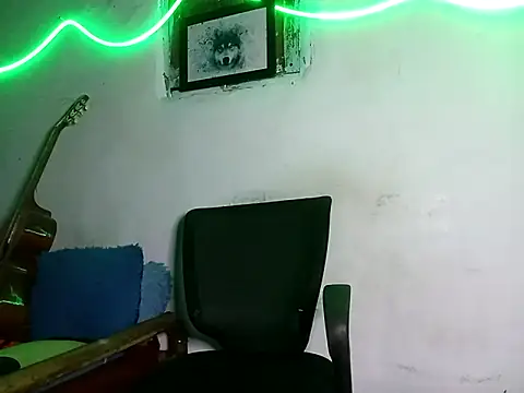 Snapshot of 628-andrew chatting on October 2, 2025, 12:17 am 628-andrew online show from October 2, 2025, 12:17 am