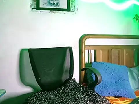 Snapshot of 628-andrew chatting on October 18, 2025, 12:02 am 628-andrew online show from October 18, 2025, 12:02 am