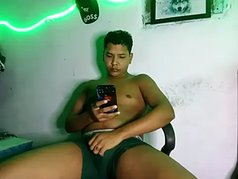 Snapshot of 628-andrew chatting on November 15, 2025, 1:03 am 628-andrew online show from November 15, 2025, 1:03 am