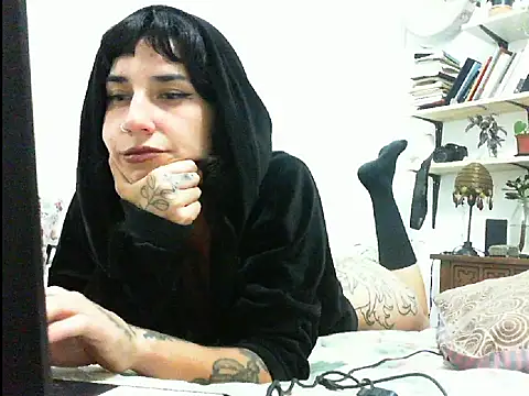 Snapshot of -cyberbruja- chatting on February 28, 2025, 1:47 am -cyberbruja- online show from February 28, 2025, 1:47 am
