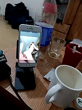 Snapshot of cshn001 chatting on February 9, 2025, 11:25 pm cshn001 online show from February 9, 2025, 11:25 pm