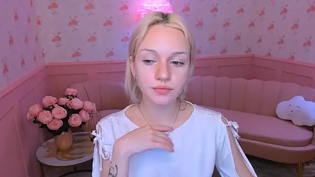 VelvetVixen155 online show from December 10, 2024, 3:20 am