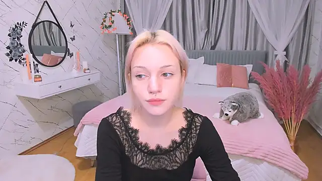 VelvetVixen155 online show from December 12, 2024, 3:10 am