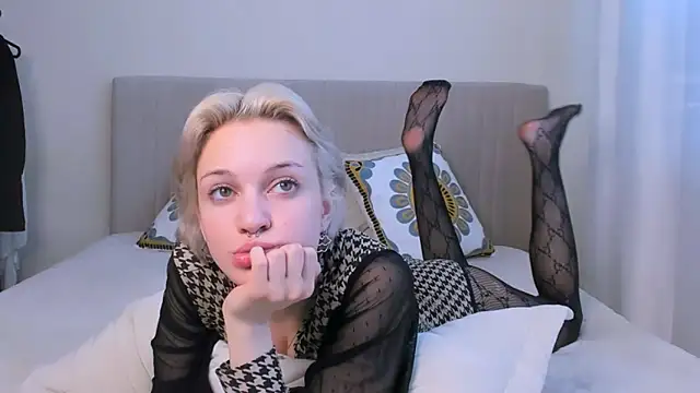 VelvetVixen155 online show from February 28, 2025, 5:26 am