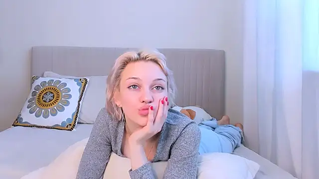 VelvetVixen155 online show from March 5, 2025, 8:43 am