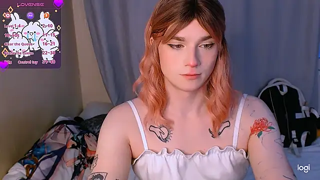 Snapshot of Alice_Hells chatting on January 10, 2025, 4:44 am Alice Hells online show from January 10, 2025, 4:44 am