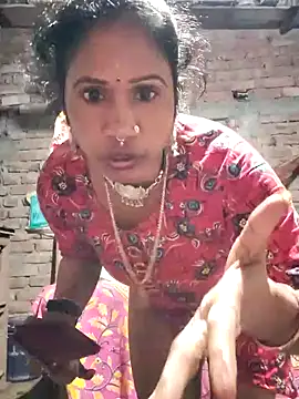 Snapshot of Hotty-dola chatting on December 27, 2024, 4:10 pm Hotty-dola online show from December 27, 2024, 4:10 pm