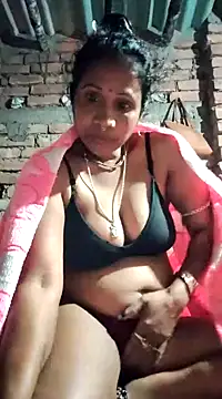 Snapshot of Hotty-dola chatting on December 27, 2024, 7:14 pm Hotty-dola online show from December 27, 2024, 7:14 pm