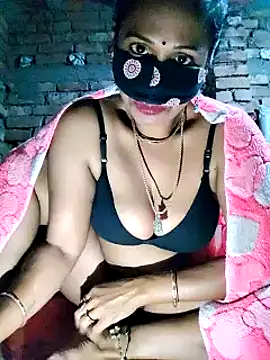 Snapshot of Hotty-dola chatting on January 5, 2025, 3:53 am Hotty-dola online show from January 5, 2025, 3:53 am