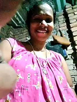 Snapshot of Hotty-dola chatting on January 10, 2025, 11:43 am Hotty-dola online show from January 10, 2025, 11:43 am