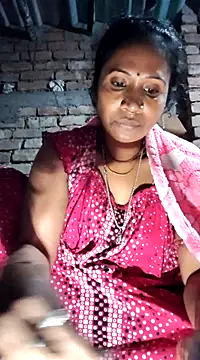 Snapshot of Hotty-dola chatting on January 19, 2025, 5:18 pm Hotty-dola online show from January 19, 2025, 5:18 pm