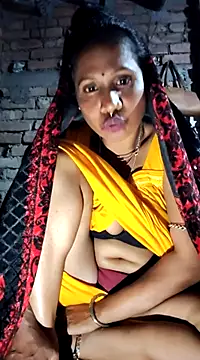 Snapshot of Hotty-dola chatting on January 21, 2025, 4:05 pm Hotty-dola online show from January 21, 2025, 4:05 pm