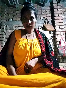 Snapshot of Hotty-dola chatting on January 22, 2025, 4:44 am Hotty-dola online show from January 22, 2025, 4:44 am