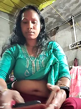Snapshot of Hotty-dola chatting on January 28, 2025, 11:17 am Hotty-dola online show from January 28, 2025, 11:17 am