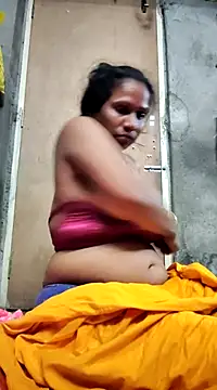 Snapshot of Hotty-dola chatting on January 28, 2025, 5:14 pm Hotty-dola online show from January 28, 2025, 5:14 pm