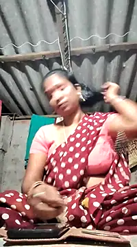 Snapshot of Hotty-dola chatting on March 2, 2025, 4:21 pm Hotty-dola online show from March 2, 2025, 4:21 pm