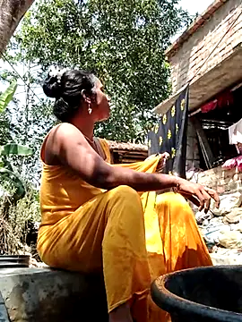 Snapshot of Hotty-dola chatting on March 12, 2025, 7:49 pm Hotty-dola online show from March 12, 2025, 7:49 pm