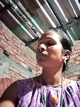 Snapshot of Hotty-dola chatting on September 12, 2025, 6:19 pm Hotty-dola online show from September 12, 2025, 6:19 pm