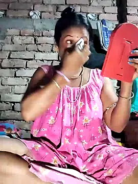 Snapshot of Hotty-dola chatting on September 18, 2025, 7:27 pm Hotty-dola online show from September 18, 2025, 7:27 pm