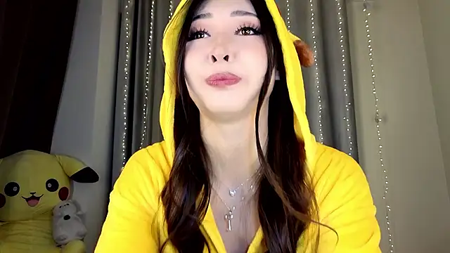 Snapshot of honey_yani chatting on February 7, 2026, 9:29 pm honey yani online show from February 7, 2026, 9:29 pm