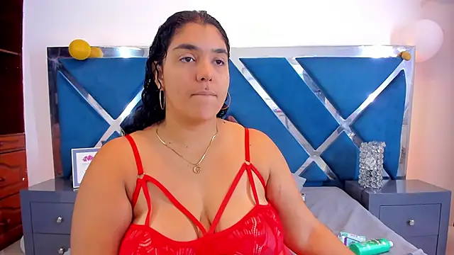 Snapshot of Tiffanymiller00 chatting on December 19, 2025, 2:02 pm Tiffanymiller00 online show from December 19, 2025, 2:02 pm