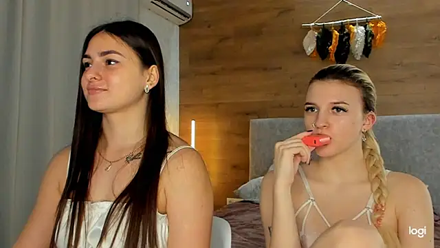Snapshot of ShySonya chatting on February 3, 2025, 2:13 pm ShySonya online show from February 3, 2025, 2:13 pm