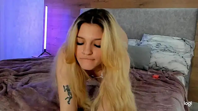 Snapshot of ShySonya chatting on February 3, 2025, 5:14 pm ShySonya online show from February 3, 2025, 5:14 pm