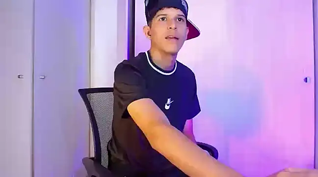 LiamGadiell online show from December 14, 2024, 1:50 am